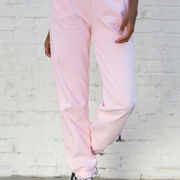 Brandy Melville Pants - Brandy Melville Rosa sweatpants light baby pink